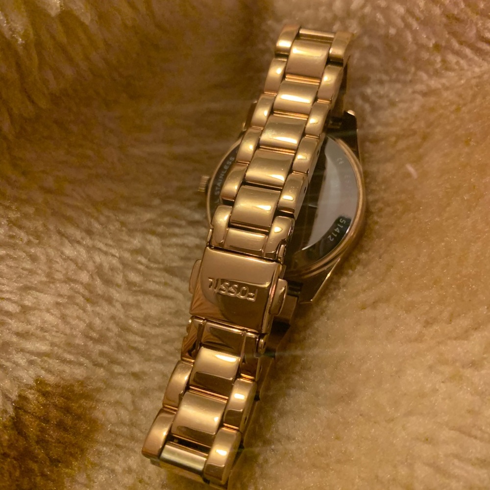 FOSSIL ROSE GOLD WATCH - Picture 4 of 5